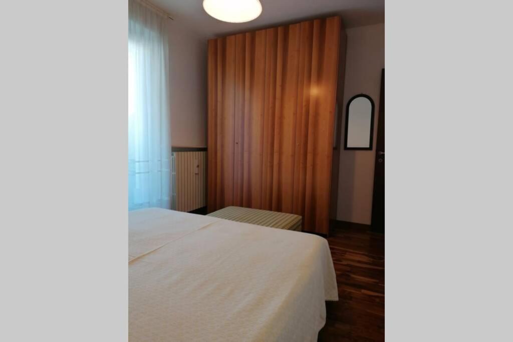 Appartamento Incantevole Con Parcheggio Gratuito 蒂拉诺 外观 照片