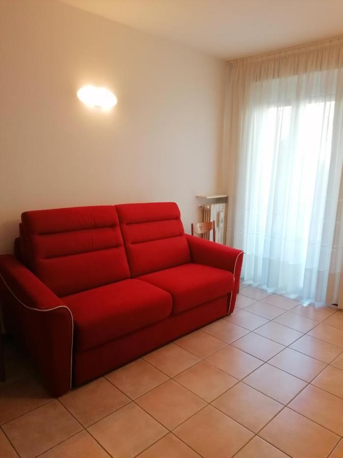 Appartamento Incantevole Con Parcheggio Gratuito 蒂拉诺 外观 照片